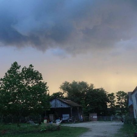 Chambre A La Ferme Chez L'Habitant Besson 外观 照片
